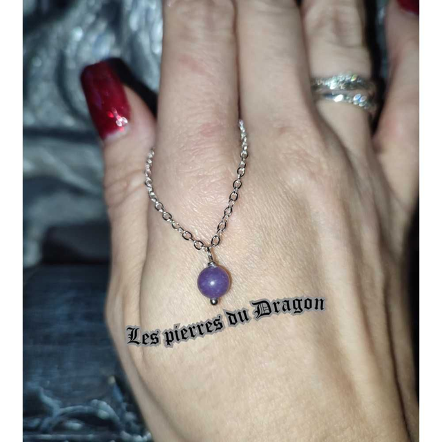 collier fin lépidolite