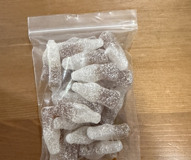 100g sour cola bottles 