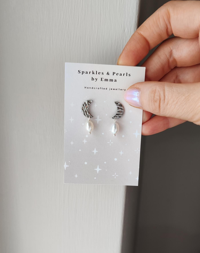 Moon pearl earrings