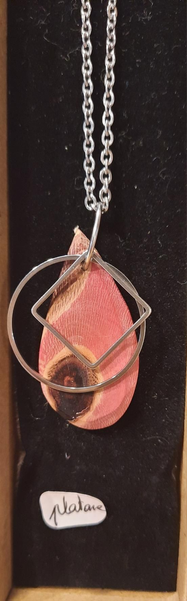 Collier platane rouge goutte