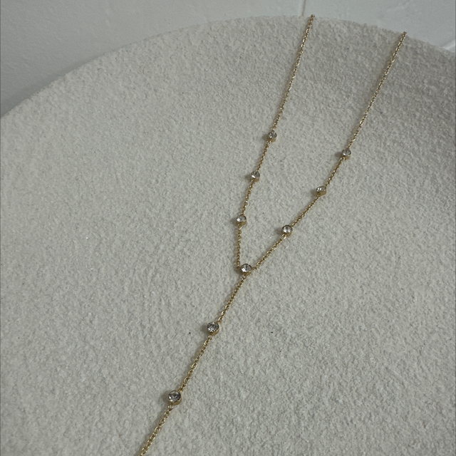 COLLIER TOMBANT DESLUMBRANTE 