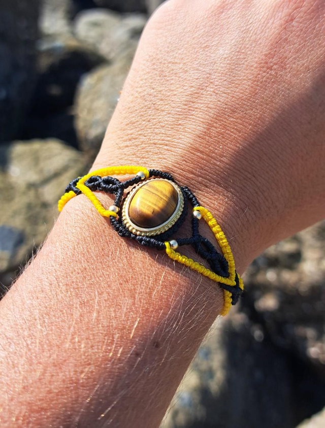 Manchette micro-macramé oeil de tigre