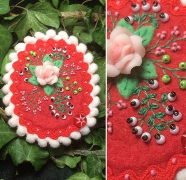 Broche Rouge /Rose Pompons 