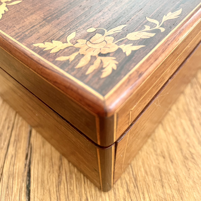 Boite à gants ancienne Marqueterie