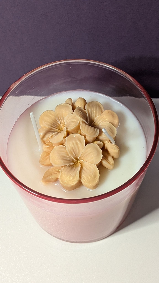 Bougie en verre Rose – Fleur de Frangipanier parfum Jasmin