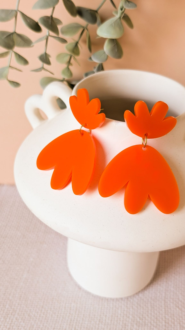 Boucles d'oreilles oranges en plexi