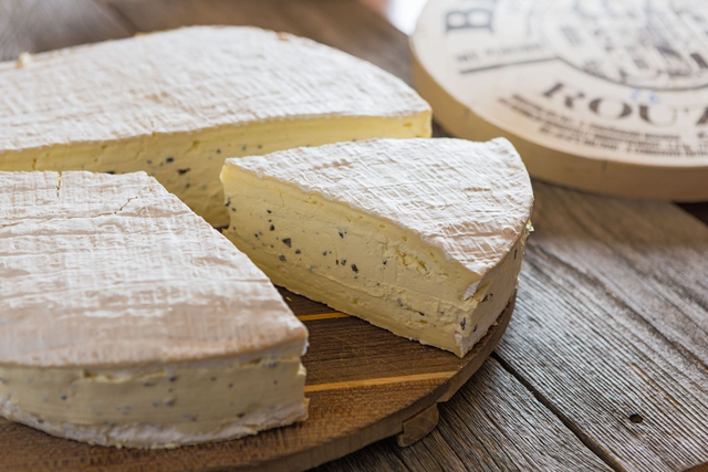 Brie de Meaux aux truffes - 1/8 (ca. 0.75kg)