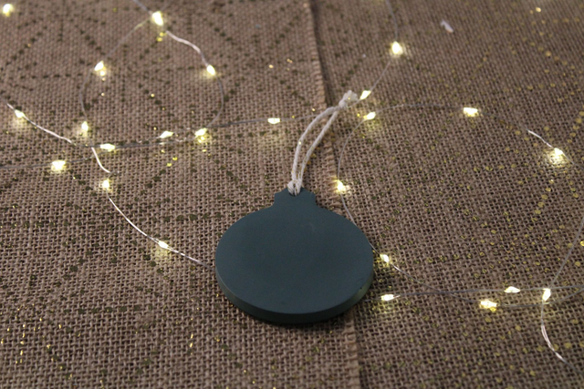 Les suspensions boule (personnalisable sur demande: prénom, mot..)