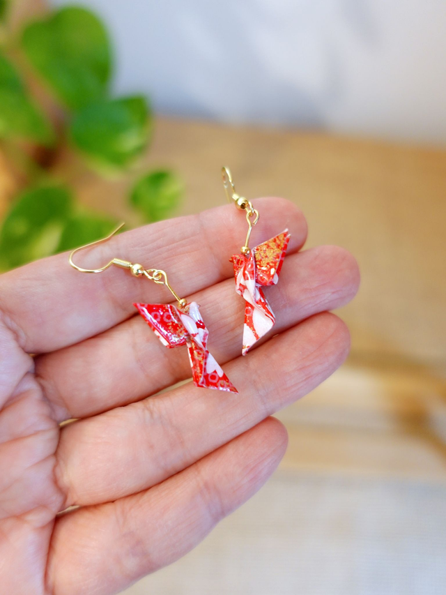 Origami Colombe, oiseau / INOX doré / Boucles d'oreilles / Papier japonais washi / Rouge, blanc, or / Bijou japonais origami /