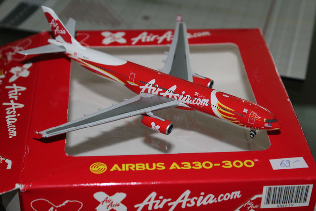 Air Asia A330-300 (9M-XXT), JC Wings 1:400