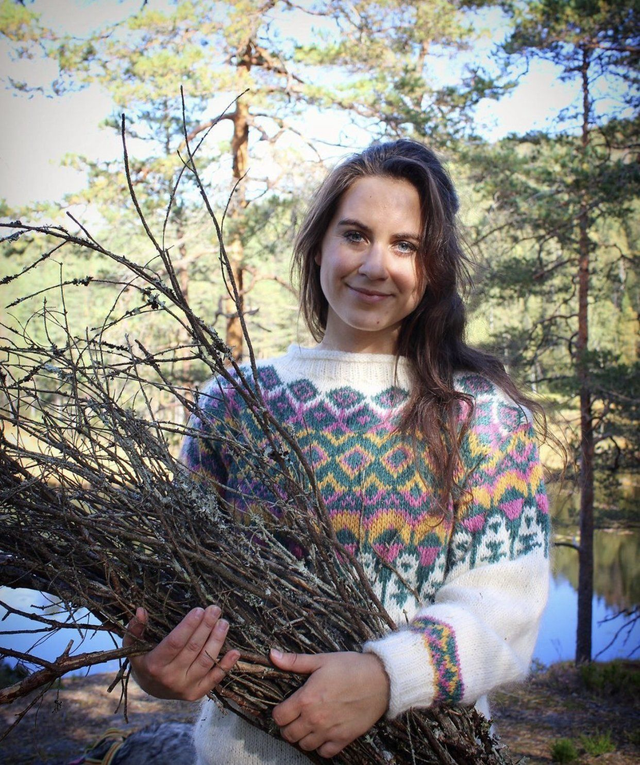 Matoaka Sweater Kit - Col 03 (Pink and White) - Wool &amp; Pattern - Linka Neumann