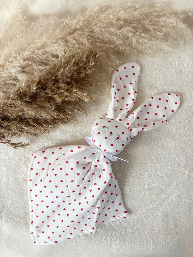 Doudou Lapin cœur rouge 