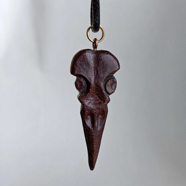 Pendentif, crâne d&#039;oiseau