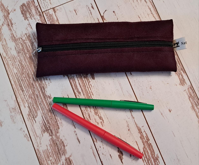 Trousse plate suédine Prune