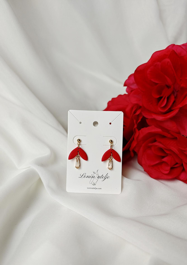 Valentinova kolekcija Red Love - Viseči rdeči uhani s kapljico 