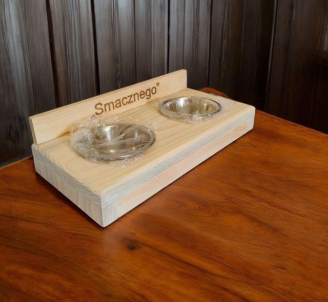 Stojak na miski dla małych psów i kotów