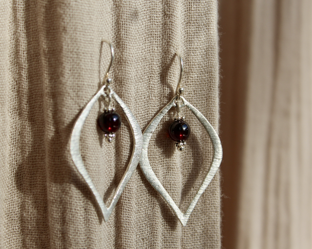 Ohrhänger •VivaLaVulva• / Granat