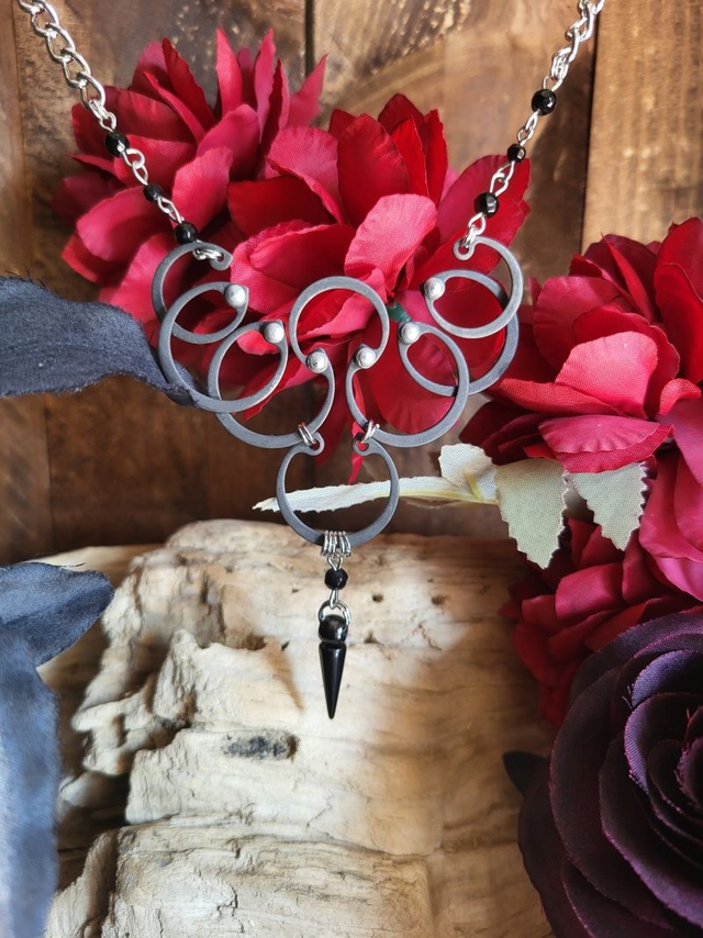 Collier "Rosace d'Acier"