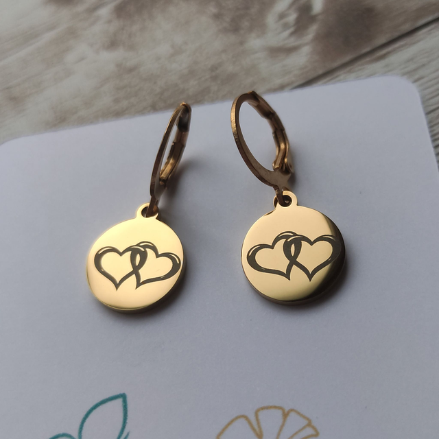 Boucles d&#039;oreilles &quot;Dormeuse cœurs&quot; gravés doré