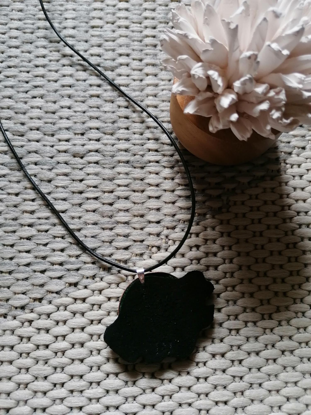 Pendentif en émail sur cuivre à la façon Léon Jouhaud