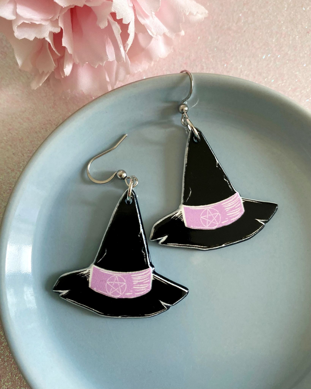 Boucles d&#039;oreilles chapeaux de sorcière, avec motifs pentacles