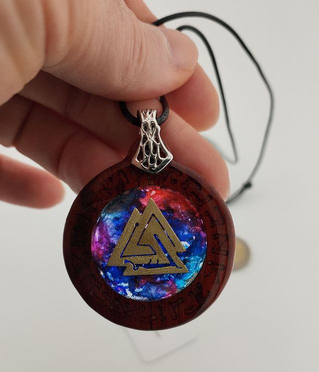 Valknut (bois de rose)