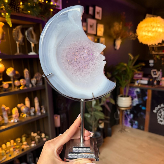 Agate Amethyst Man in the Moon Carving R60A3