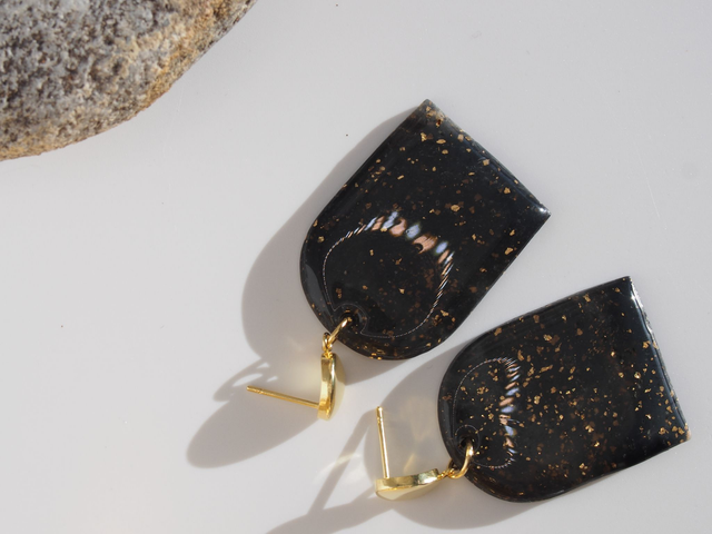 Boucles d&#039;oreilles pendantes noires géométriques pour femme soirée chic