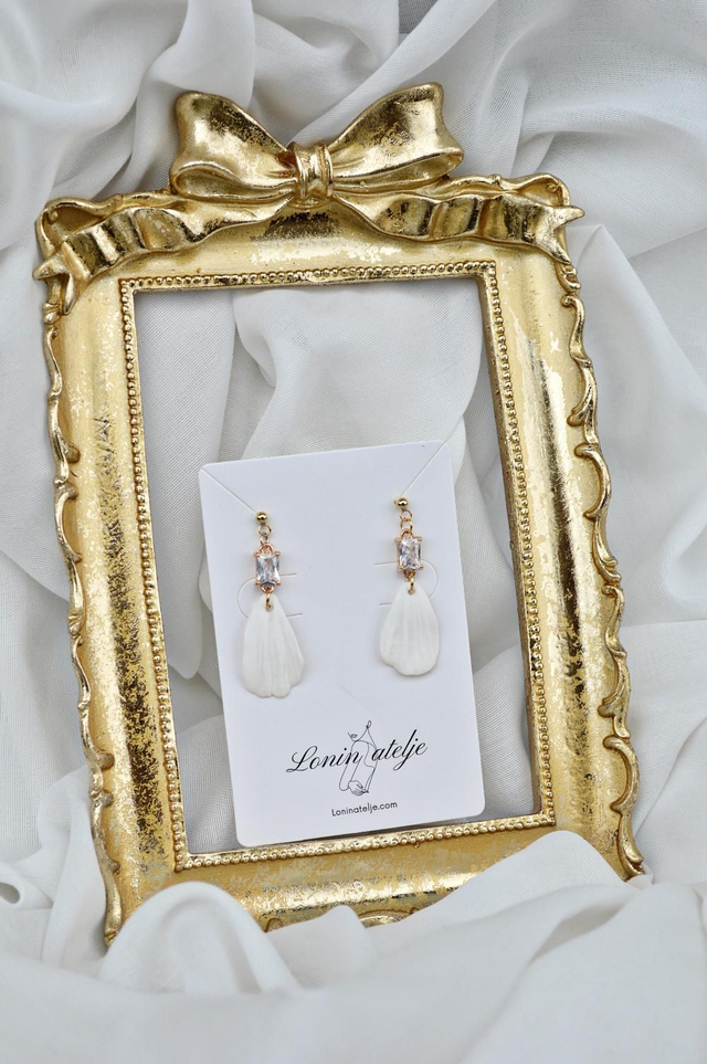 Poročna kolekcija 2026- Viseči listi s vmesnikom iz  cirkonije 