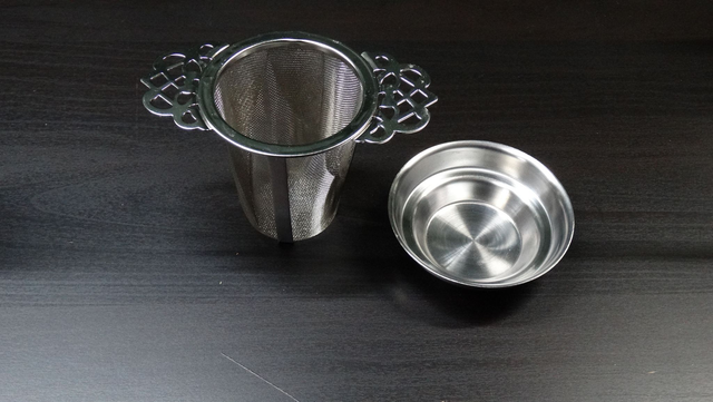 RVS Theefilter + Lekschaaltje  (Teafilter + drip tray)