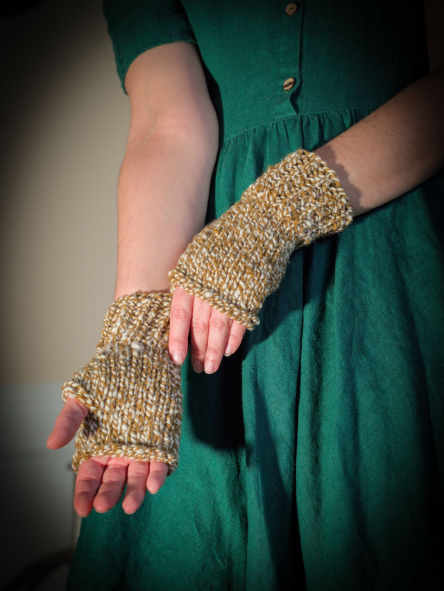 Mitaine en laine filée à la main beige et ocre