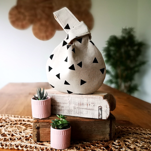 Knot Handbag - Natural &amp; Black Triangle