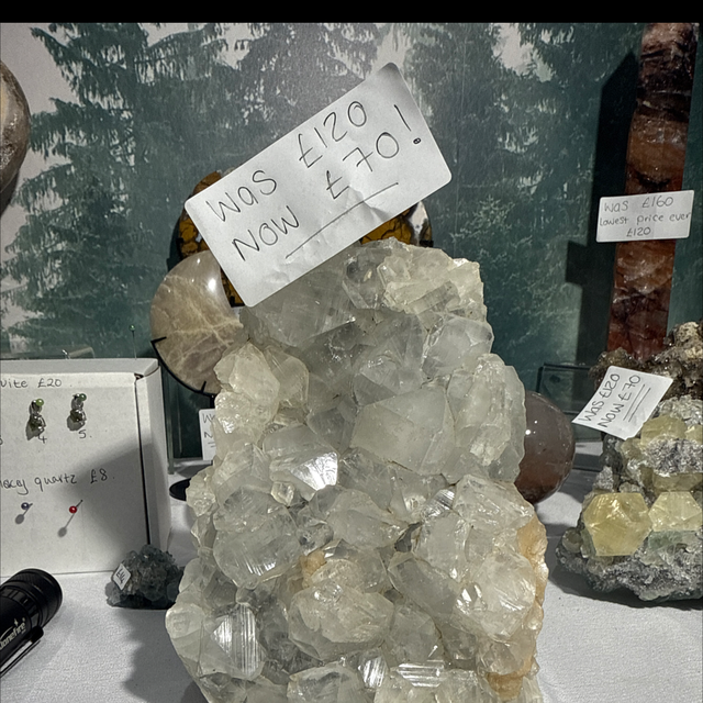 Freestanding apophyllite Freeform 