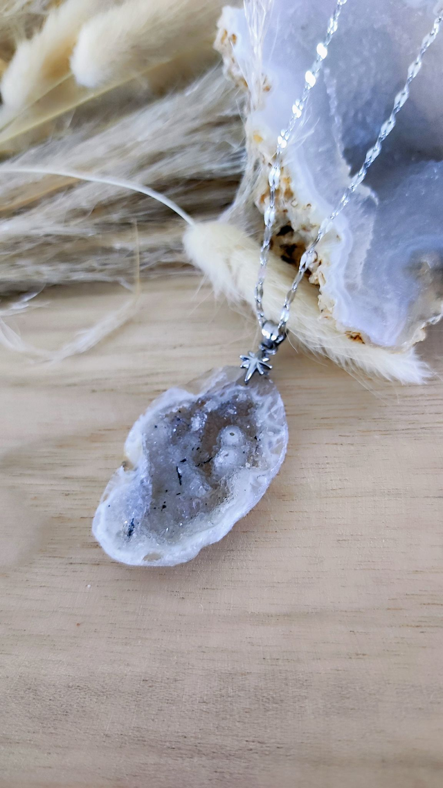 Pendentif Agate brute avec inclusions