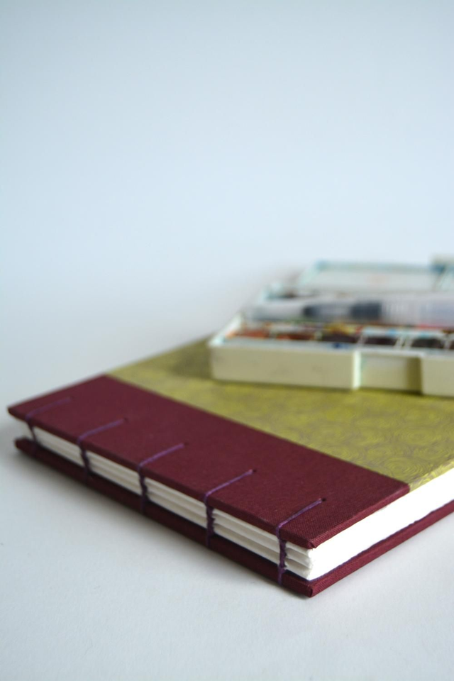 Carnet aquarelle bordeaux et papier vert