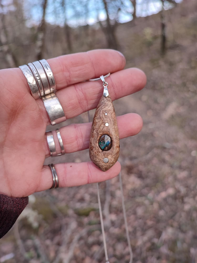 Pendentif en Bois de Loupe de Palissandre du Honduras, Opale Boulder et Argent