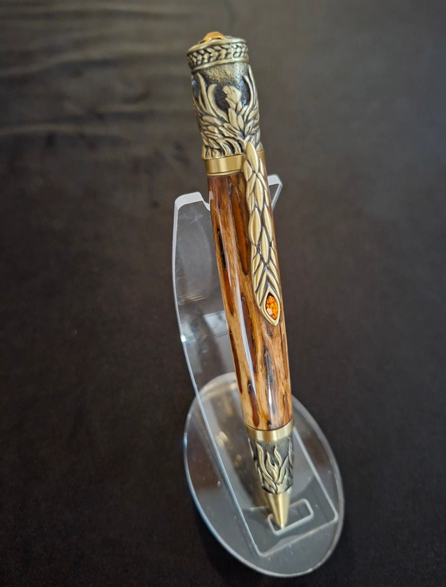 Stylo Phénix en bois de cholla (cactus) et résine orange