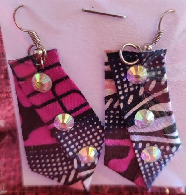 Boucles d'oreilles fait main en Wax