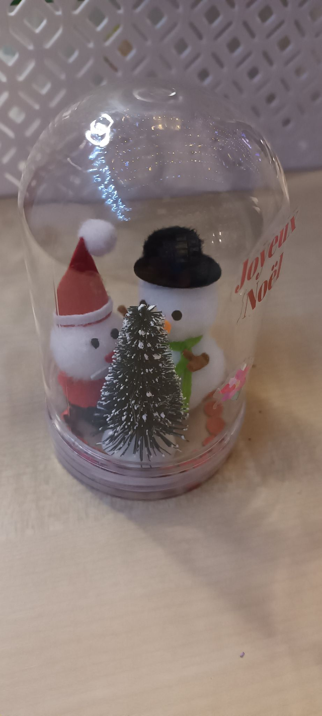 DECORATION NOEL SOUS CLOCHE _ 10 X 6 CM