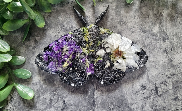 Moth Wall Hanging - Black Glitter, Real Dried Flowers