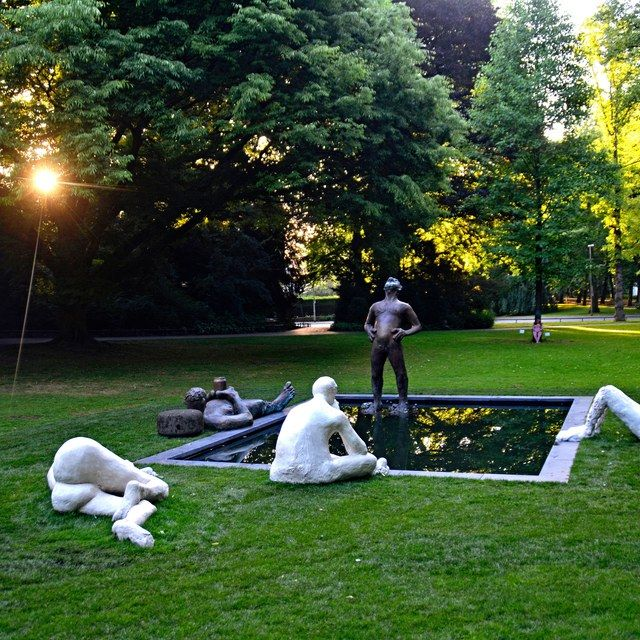 Skulpturen an der Promenade