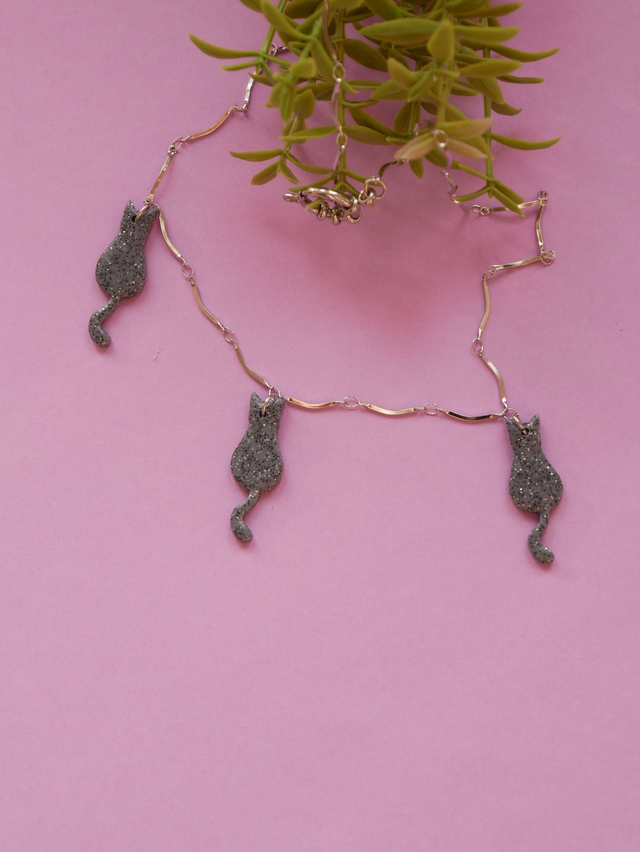 Collier 3 p'tits chats