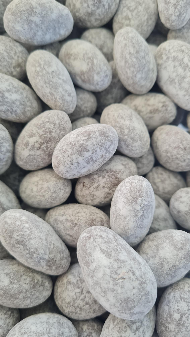 Amande Choco Neige ( Prix au 100gr) 