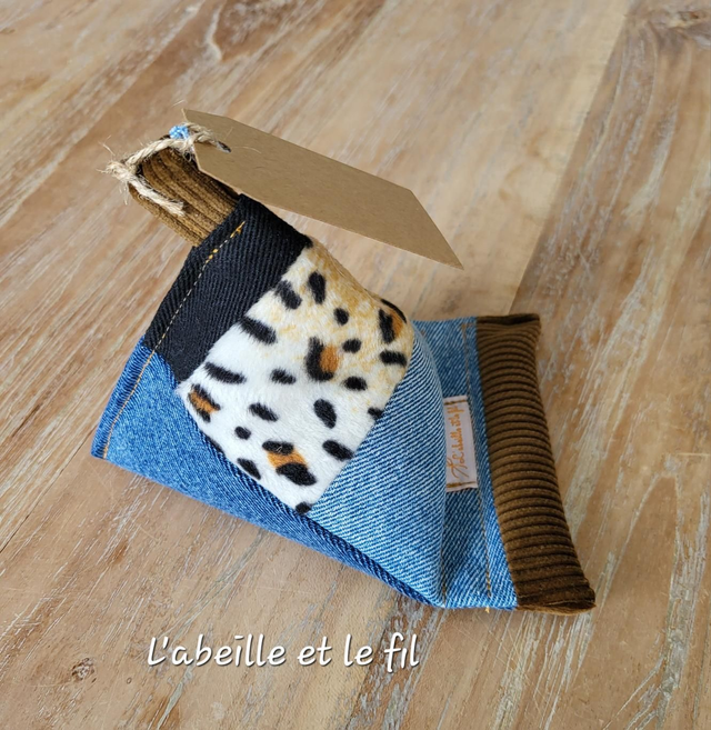 Support de téléphone en jean upcyclé- Grrrr