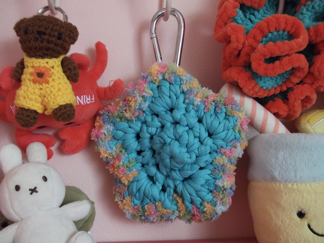 Turquoise and Rainbow T-shirt Star Carabiner