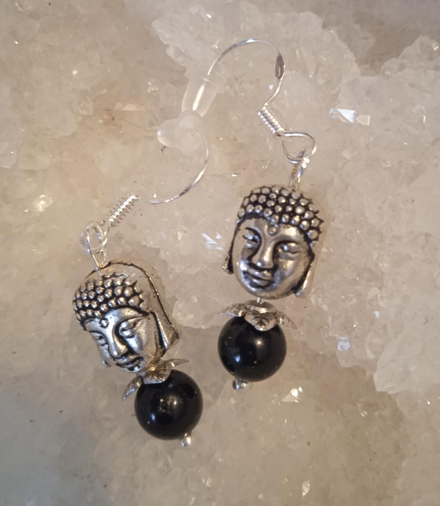 tourmaline noire ( boucles d'oreilles "Bouddha") 