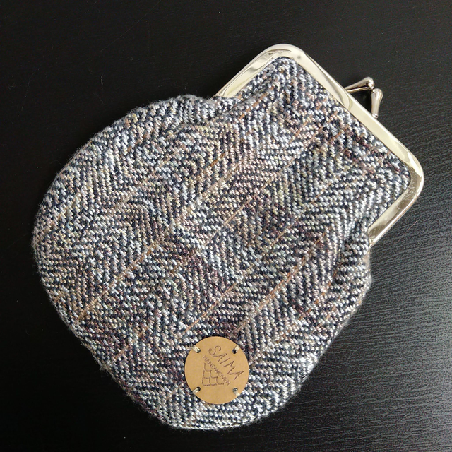 Kukkaro harmaa-ruskea