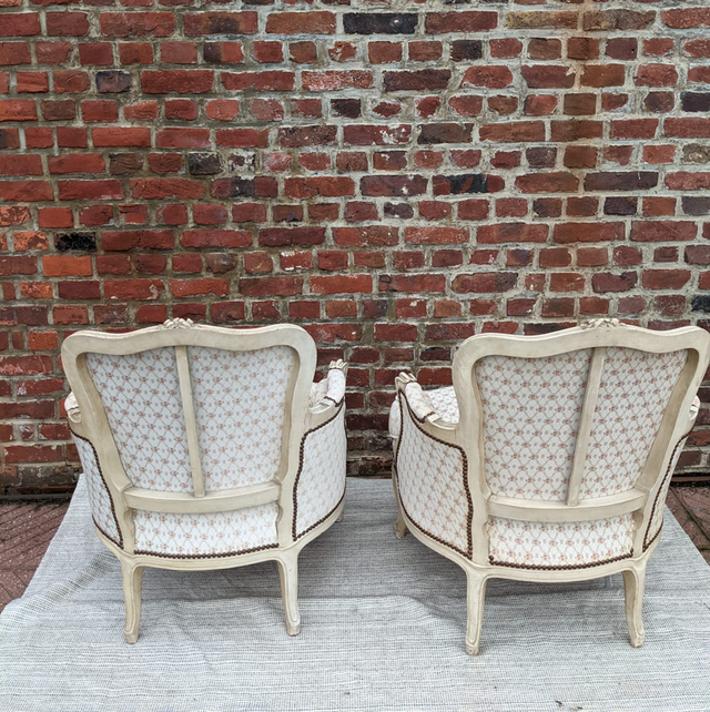 Paire de fauteuils bergère style Louis XV