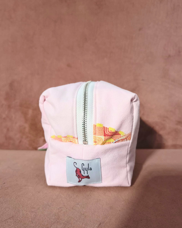 ✨ Trousse matelassée upcyclée – Édition Winx (Tecna & Bloom) ✨