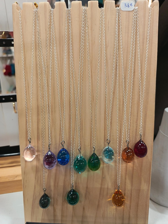 Pendentif goutte en verre